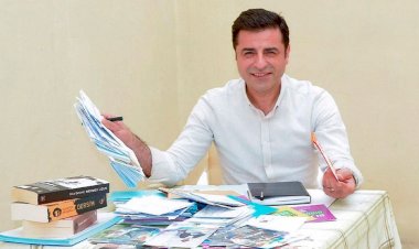 Selahattin Demirtaş cezaevinden çıkarıldı: Diyarbakır'a götürüldü