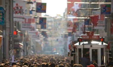 Gençler Demokrasi ve İnsan Haklarından Memnun Değil