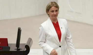 AKP’li vekilin eşi uyuşturucu rüşvetinden 2.5 yıl hapis cezası aldı