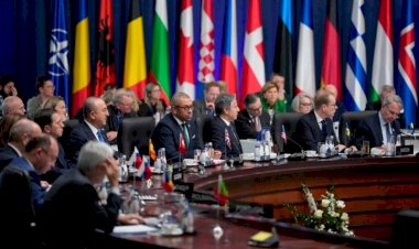 NATO Dışişleri Bakanları Ukrayna'yı İttifak Üyesi Yapma Sözünü Teyit Etti