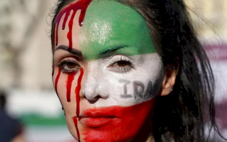 İran'da korku duvarı yıkılıyor mu? Amini protestolarına katılanlar anlatıyor