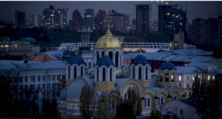 Zelenskiy: Ukrayna'da 4,5 milyon kişi elektriksiz kaldı, Rus saldırıları 'enerji terörizmi'