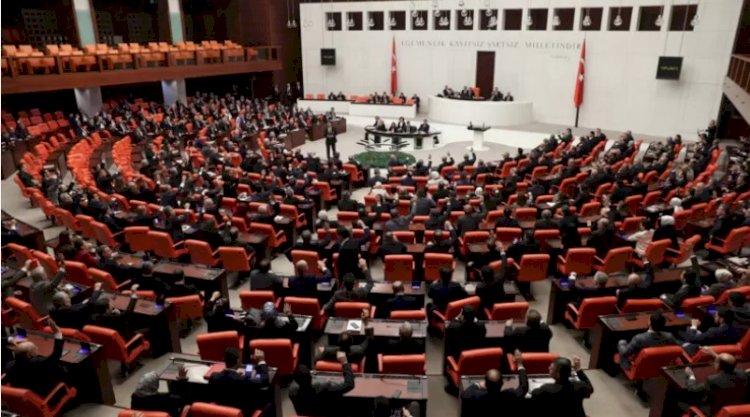 Anayasa değişikliği önerisi: Siyasi partiler nasıl tutum alacak?