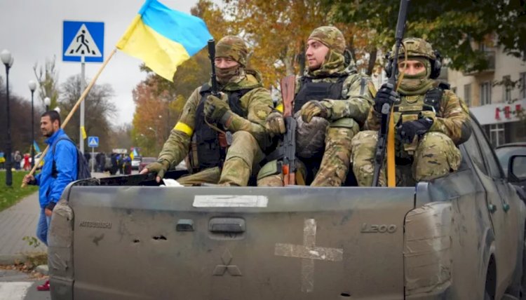 Ukrayna Devlet Başkanı Zelenskiy, Rusya'yı Herson'da savaş suçu işlemekle suçladı