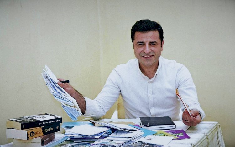 Demirtaş’ın helikopteri, Akşener’in masası, Erdoğan’ın açılımları
