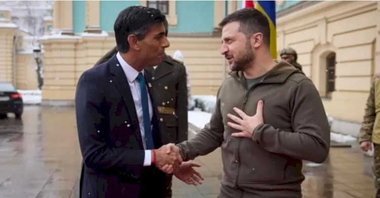 İngiltere Başbakanı Sunak Kiev'de Zelensky ile bir araya geldi