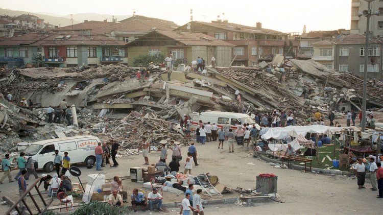 Prof. Dr. Ahmet Ercan İstanbul depremi için tarih verdi! Düzce depremini bilmişti