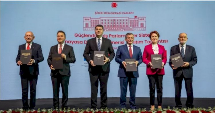 Altılı Masa’nın anayasa değişikliği önerisini hukukçular ve siyaset bilimciler nasıl yorumluyor?