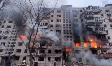 Ukrayna'da Halk Isınmaya Çalışırken Yangınlar Çıkıyor