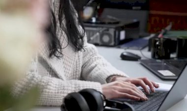 Ukrayna savaşı: Rus askerlerinin teslim olması için kurulan telefon hattını günde 100 kişi arıyor