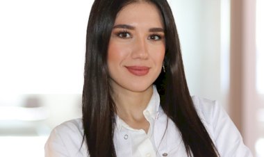 EBEVEYN TUTUMLARI ÇOCUĞUN KİŞİLİK GELİŞİMİNİ ETKİLİYOR