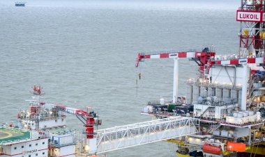 AB'nin Rusya'ya yönelik petrol yaptırımları yürürlüğe girdi