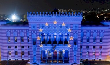 Avrupa Birliği, Bosna Hersek'e adaylık statüsü verilmesi konusunda anlaştı