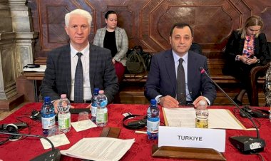 Türkiye, Anayasa'da mündemiç olan temel değerlere bağlıdır
