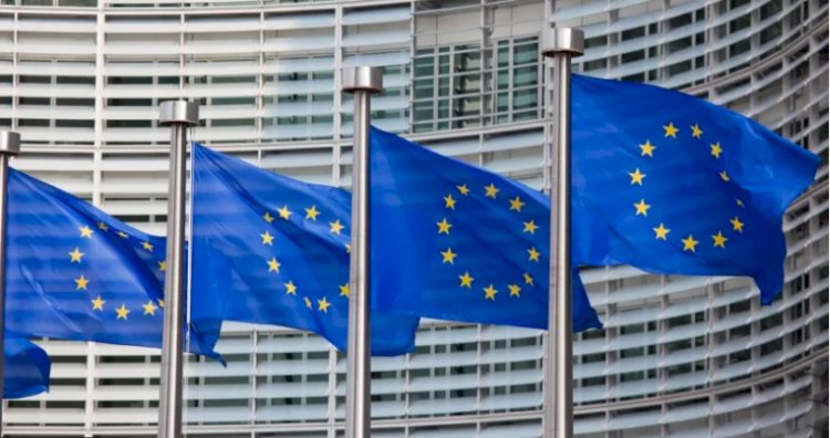 Eva Kaili, yolsuzluk iddiaları nedeniyle Avrupa Parlamentosu Başkan Yardımcılığı görevinden alındı