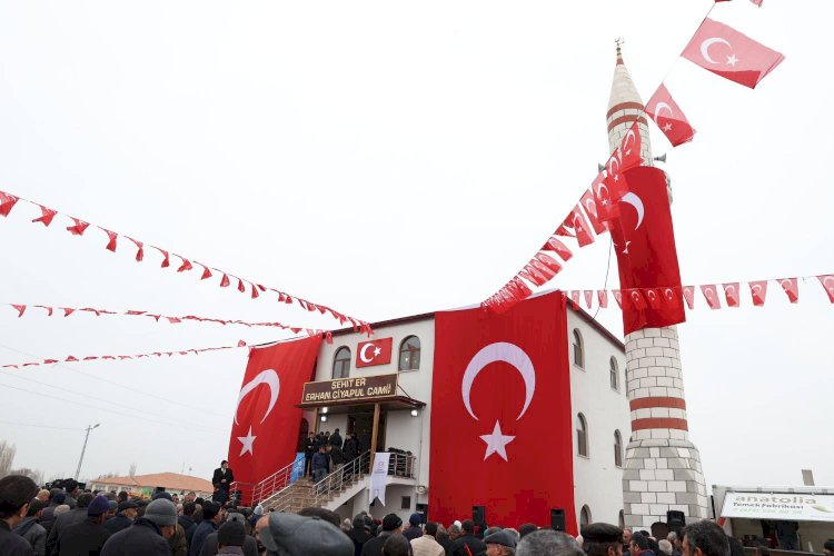 Şehit annesi  devletin şehitlere verdiği hiçbir tazminatı almadı, evladını işe koymadı