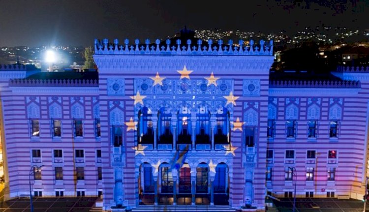 Avrupa Birliği, Bosna Hersek'e adaylık statüsü verilmesi konusunda anlaştı