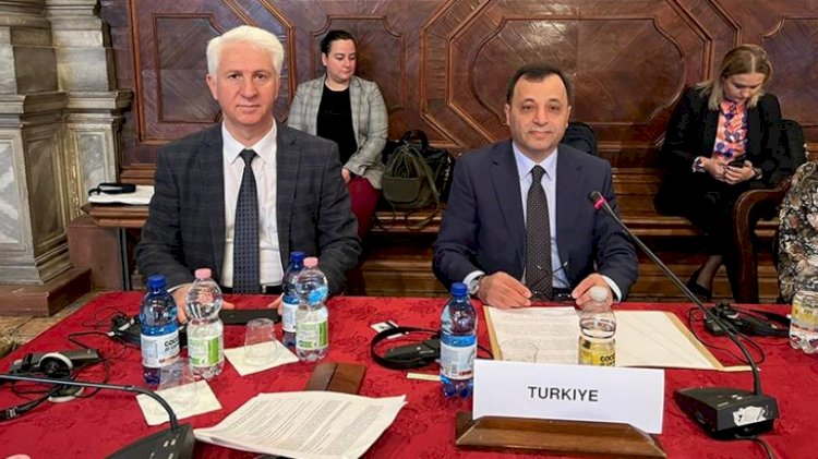 Türkiye, Anayasa'da mündemiç olan temel değerlere bağlıdır