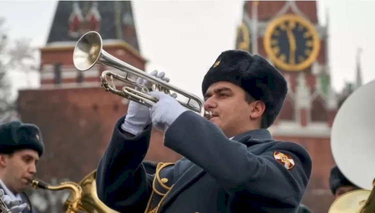 Ukrayna savaşı: Rusya moral için cepheye bando takımı gönderecek