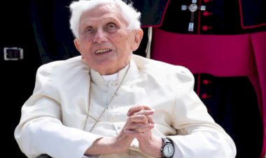 Eski Papa Benedict 95 Yaşında Öldü