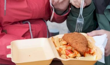 İngiltere'de tek kullanımlık plastik çatal, bıçak, tabak ve tepsiler yasaklanacak