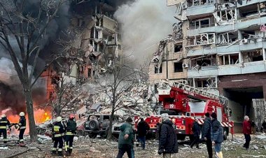 Ukrayna'da Rus füzesiyle vurulan apartmanda 20'den fazla ölü