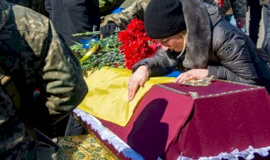 Ukraynalı Kahraman Pilot Yüzbaşının eşinden dünyaya barış mesajı!