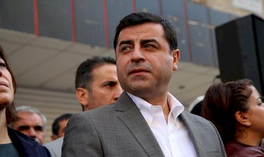 Demirtaş'tan seçmene motivasyon çağrısı: Geleceğinizi çalmalarına kesinlikle izin vermeyin