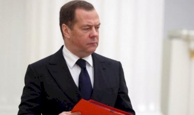 Rusya eski Devlet Başkanı Medvedev: Rusya'nın Ukrayna'da yenilmesi nükleer savaşı tetikleyebilir