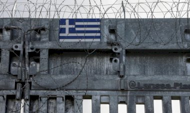 Atina Türkiye sınırındaki duvarı uzatıyor