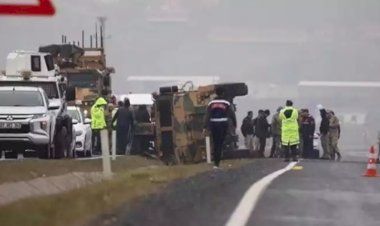 Ağrı'da askeri aracın devrilmesi sonucu 2 asker şehit oldu