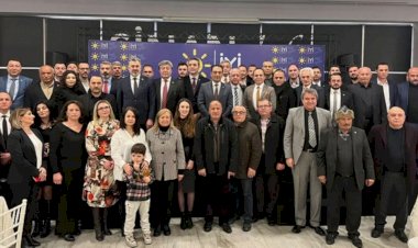AKP'nin kalesi Kayseri'de 600 kişi İYİ Parti'ye katıldı, rozetleri takıldı