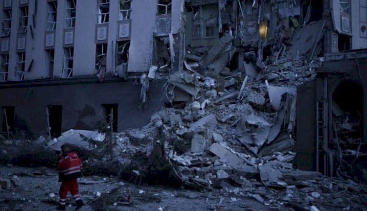 Rusya, Ukrayna’nın batısında ve Kiev’de alt yapı tesislerine yönelik saldırılarını sürdürüyor