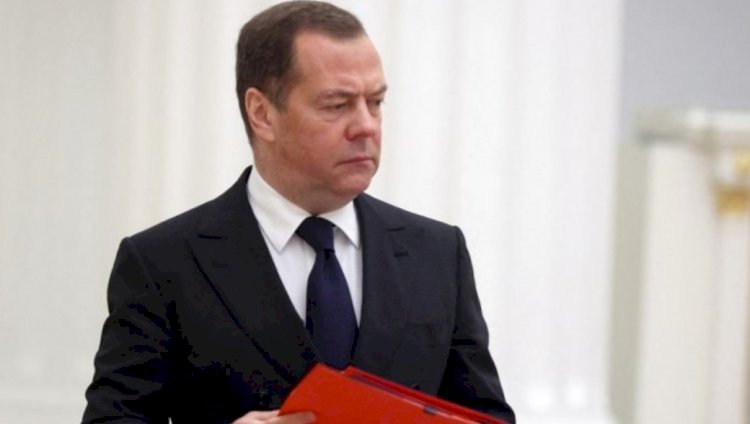 Rusya eski Devlet Başkanı Medvedev: Rusya'nın Ukrayna'da yenilmesi nükleer savaşı tetikleyebilir