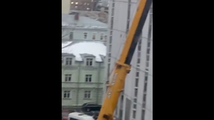 Moskova'dan dünyayı tedirgin eden görüntüler: Devlet binalarına yerleştirdiler