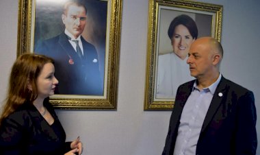 İYİ Partili Ümit Özlale : 'Tayyip Erdoğan kaybedecek, kazanacak adayı bulmalıyız'