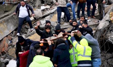 Milli Savunma Bakanı Akar: Deprem sebebiyle 3 askerimiz şehit oldu