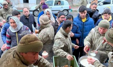 Afet bölgelerinde bilanço ağırlaşıyor: Can kaybı bin 498'e yükseldi