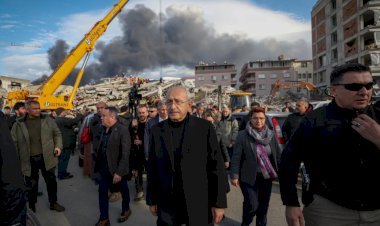 Kılıçdaroğlu deprem bölgesi Hatay'da: Bürokratlar çalışmak istiyor devlet engel koyuyor