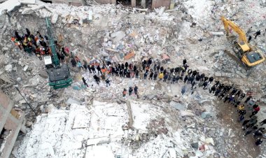 Deprem uzmanından korkutan açıklama: Göçük altında 184 bin kişi var