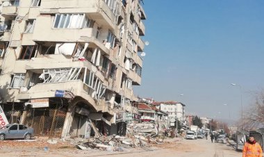 Deprem sonrası Hatay enkaz altında
