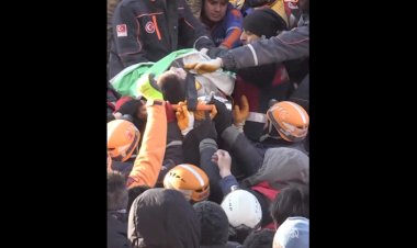 Tarifsiz sevinç! 100'üncü saatte peş peşe kurtarıldılar