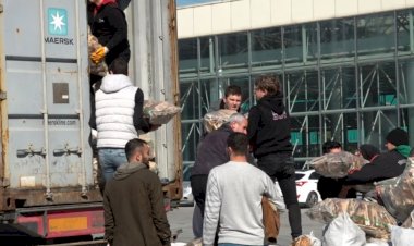 İzmir Depremzedeler İçin Dayanışmada