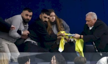 PKK destekçilerinin protestosu nedeniyle Avrupa Parlamentosu'nda oturuma ara verildi