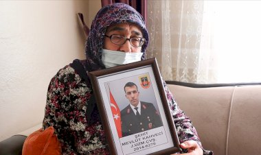 Şehit annesi, oğlundan kalan maaşın hepsiyle depremzedeler için yemek yaptı!