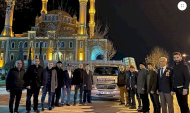 Şehit ailelerinden deprem bölgesine anlamlı ziyaret