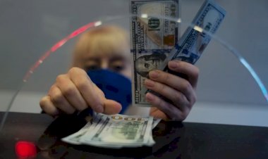 "Türkiye'de Döviz ve Ekonomi Üzerindeki Stres Artıyor"