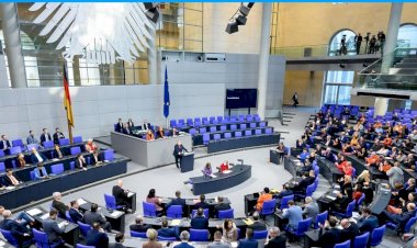 Almanya'da bütçe üst üste üçüncü kez açık verdi