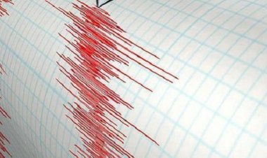 İzmir'de deprem oldu