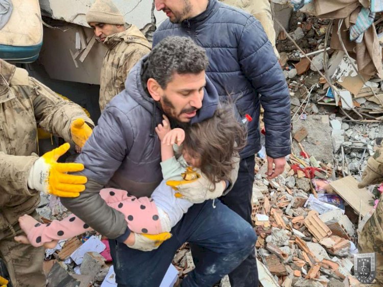 Sağlık Bakanı Koca, depremde 5 bin 434 kişinin hayatını kaybetti